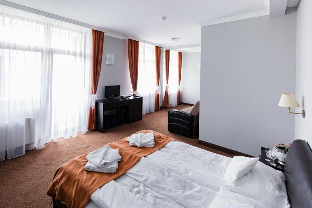 Hotel Opal 扎勒乌 外观 照片