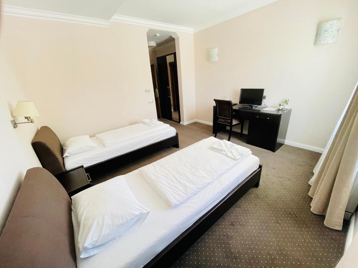 Hotel Opal 扎勒乌 外观 照片