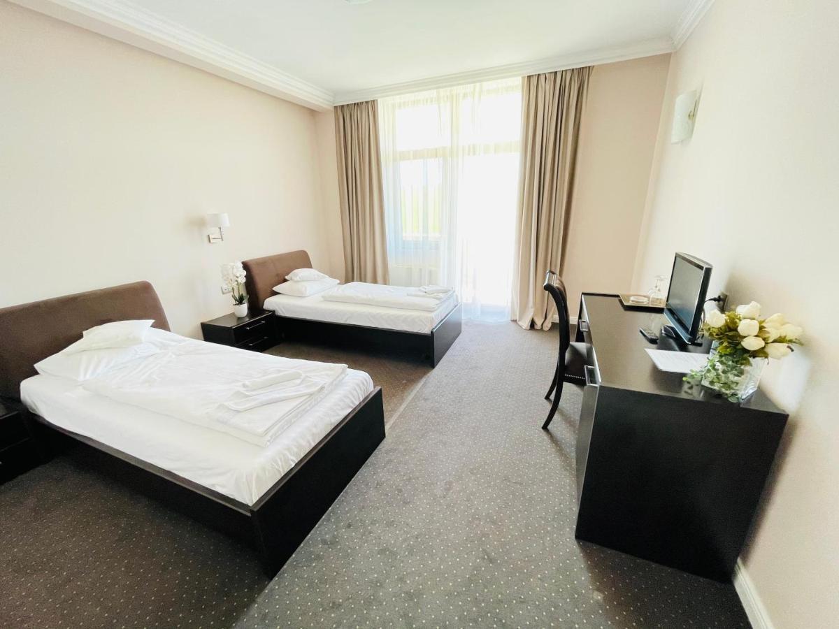 Hotel Opal 扎勒乌 外观 照片