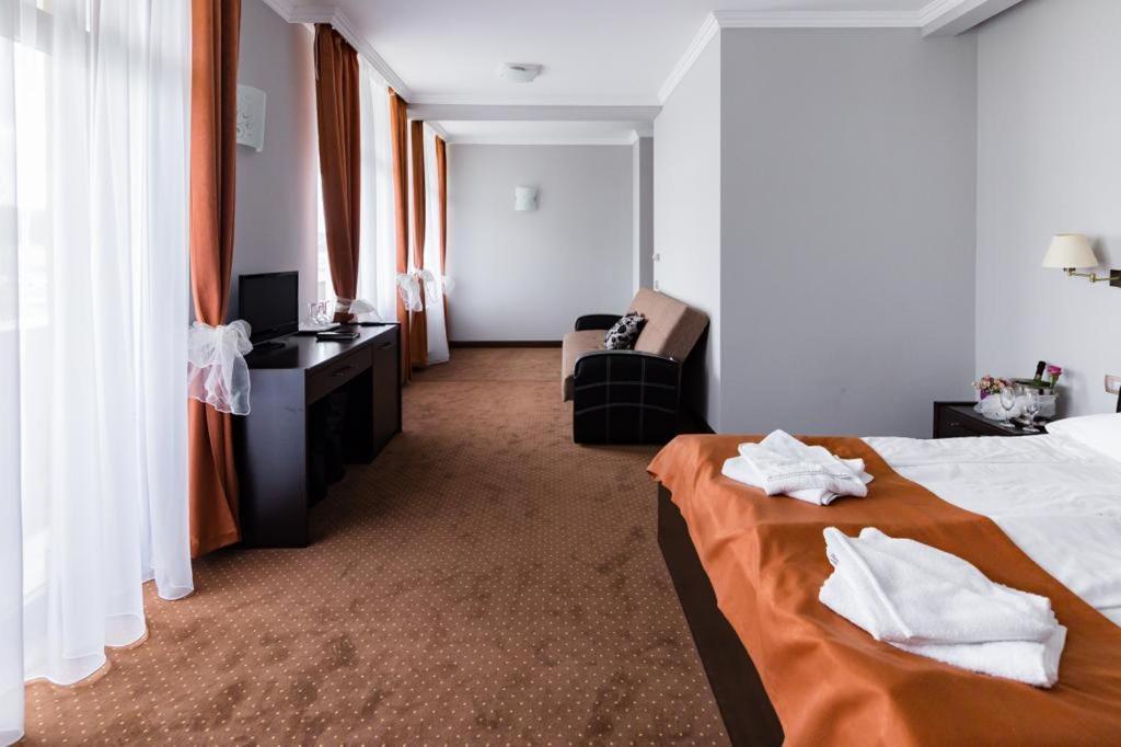 Hotel Opal 扎勒乌 外观 照片