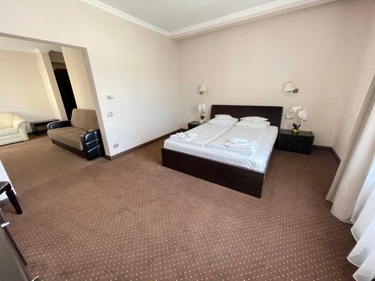 Hotel Opal 扎勒乌 外观 照片