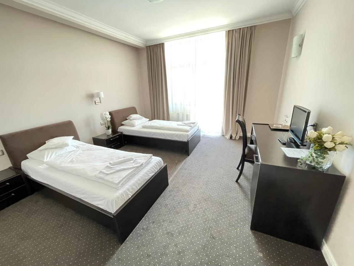 Hotel Opal 扎勒乌 外观 照片
