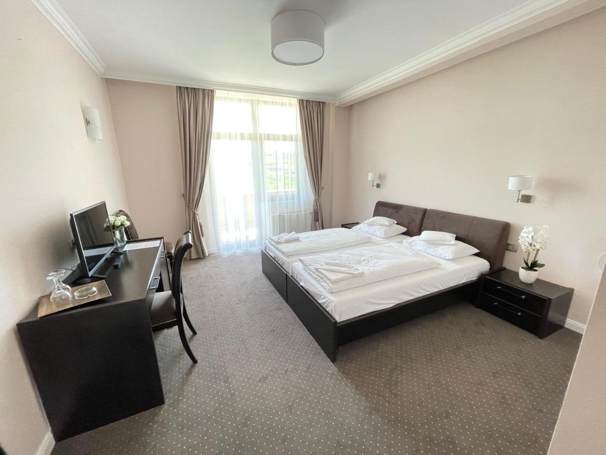 Hotel Opal 扎勒乌 外观 照片